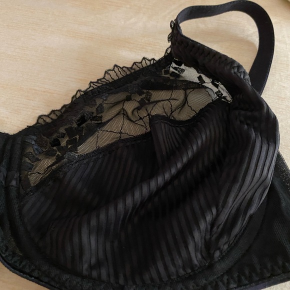 Chantelle Black Lace Underwire Bra - Picture 8 of 8